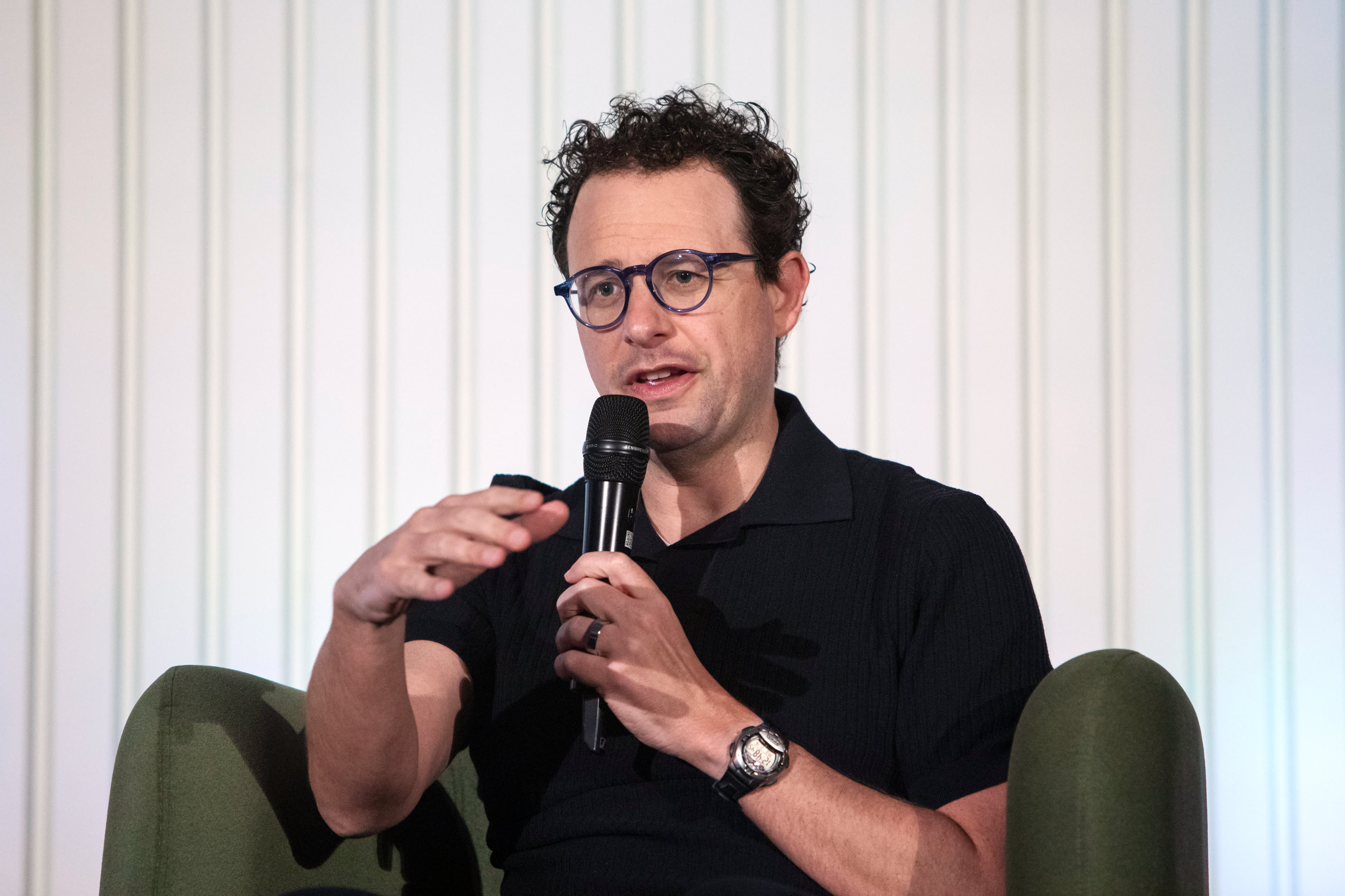 Anthropic faces a 'lose-lose' battle as it faces off with the Pentagon